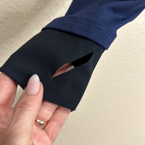 UNDER ARMOUR Ladies’ Cold Gear No Breaks Balaclava Running Hoodie, Size M, EUC - Picture 6 of 11